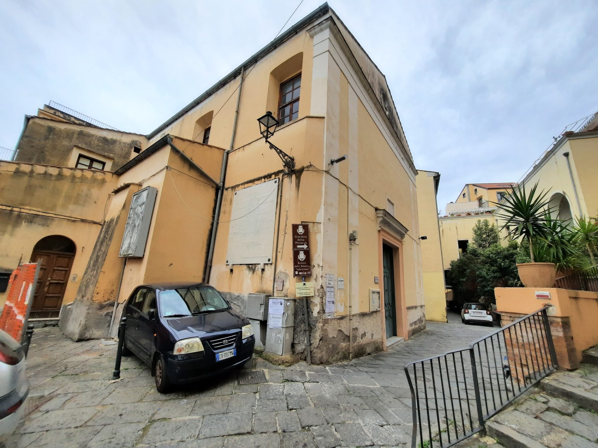 Santa Maria delle Grazie church, Salerno - 01.jpg